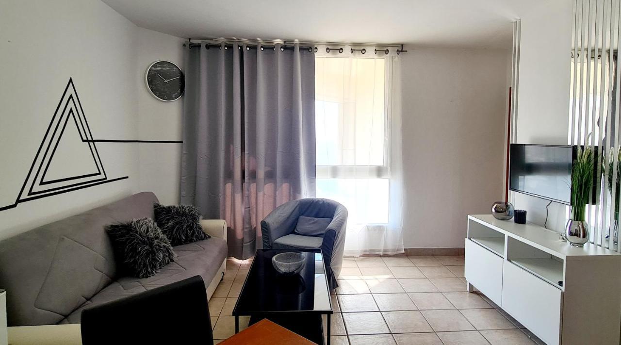 Go To Apartments In Leonardo บัตยัม ภายนอก รูปภาพ