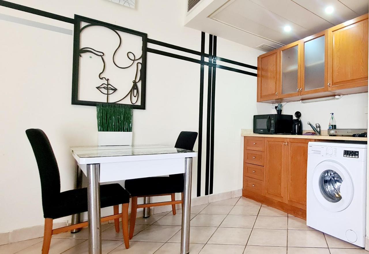 Go To Apartments In Leonardo บัตยัม ภายนอก รูปภาพ