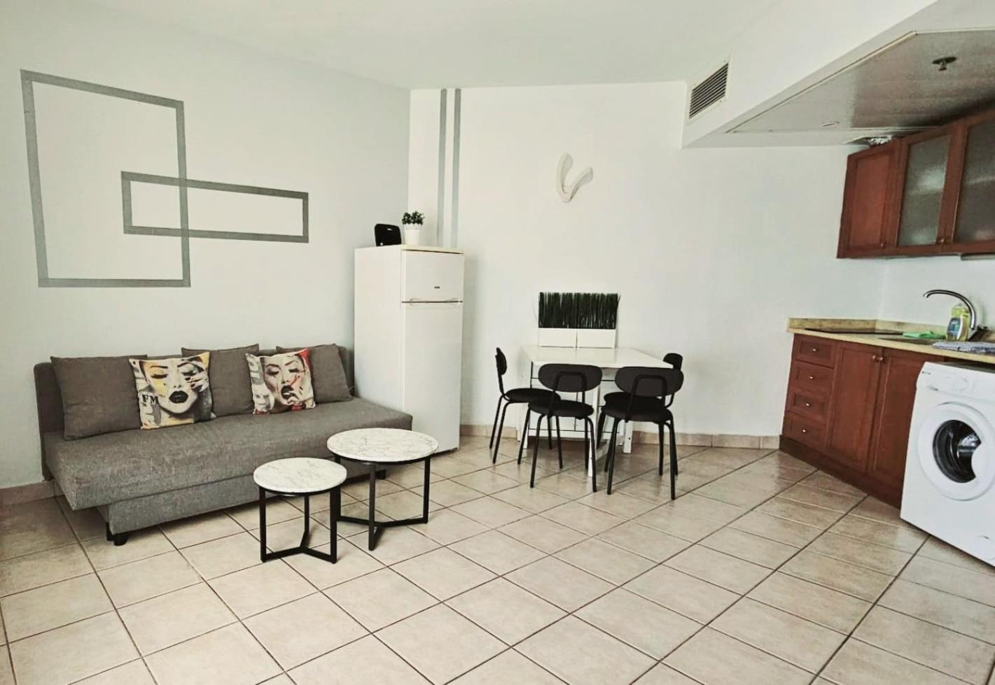 Go To Apartments In Leonardo บัตยัม ภายนอก รูปภาพ